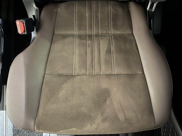 エスクァイア ハイブリッドＧｉ　プレミアムパッケージ　後期型　純正１０インチナビ　フリップダウンモニター　フルセグＴＶ　Ｂｌｕｅｔｏｏｔｈ　衝突軽減ブレーキ　シートヒーター　ハーフレザーシート　ＬＥＤヘッドライト　スマートキー　クルーズコントロール（65枚目）