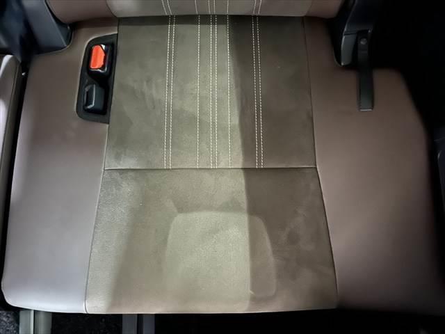 エスクァイア ハイブリッドＧｉ　プレミアムパッケージ　後期型　純正１０インチナビ　フリップダウンモニター　フルセグＴＶ　Ｂｌｕｅｔｏｏｔｈ　衝突軽減ブレーキ　シートヒーター　ハーフレザーシート　ＬＥＤヘッドライト　スマートキー　クルーズコントロール（67枚目）