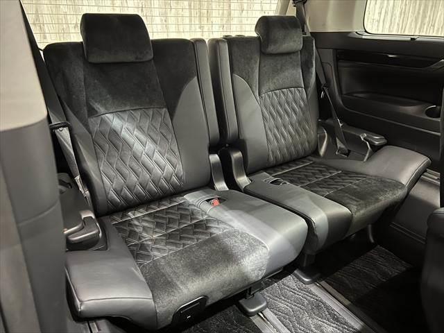 アルファード ２．５Ｓ　Ｃパッケージ　サンルーフ　１０インチメモリーナビ　禁煙車　レーダークルーズコントロール　両側パワースライドドア　電動リアゲート　フルセグＴＶ　バックカメラ　ＬＥＤヘッドライト　ハーフレザーシート　衝突軽減ブレーキ（13枚目）