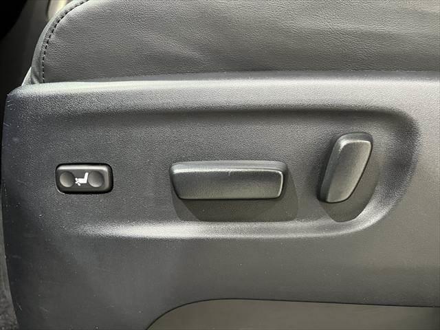 アルファード ２．５Ｓ　Ｃパッケージ　サンルーフ　１０インチメモリーナビ　禁煙車　レーダークルーズコントロール　両側パワースライドドア　電動リアゲート　フルセグＴＶ　バックカメラ　ＬＥＤヘッドライト　ハーフレザーシート　衝突軽減ブレーキ（49枚目）