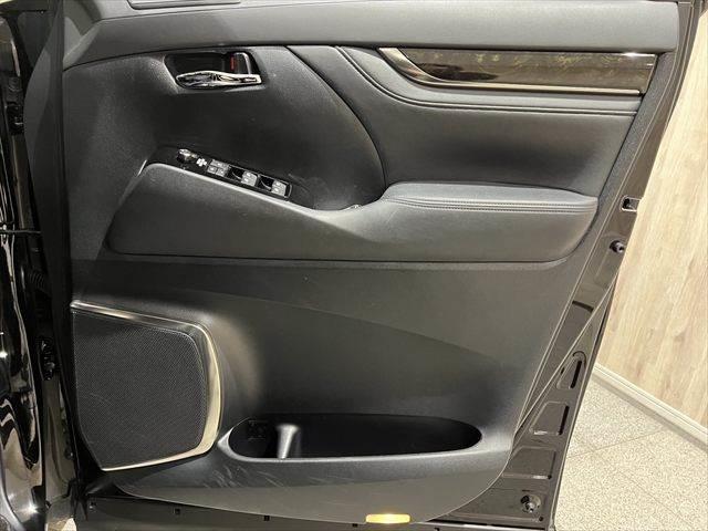 アルファード ２．５Ｓ　Ｃパッケージ　サンルーフ　１０インチメモリーナビ　禁煙車　レーダークルーズコントロール　両側パワースライドドア　電動リアゲート　フルセグＴＶ　バックカメラ　ＬＥＤヘッドライト　ハーフレザーシート　衝突軽減ブレーキ（55枚目）