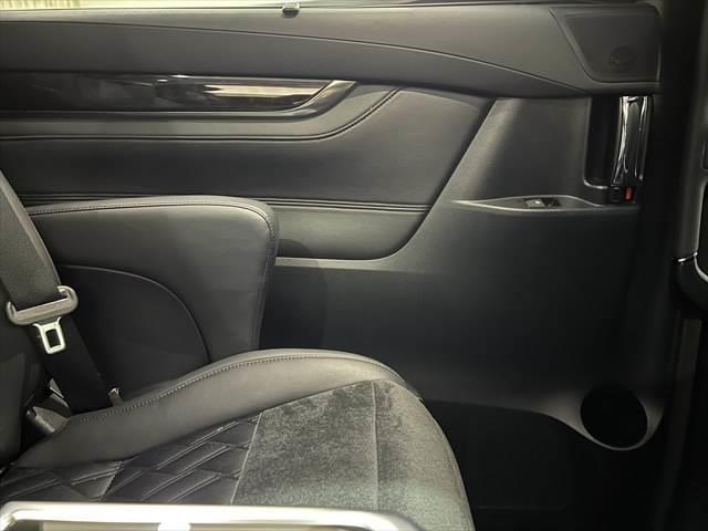 アルファード ２．５Ｓ　Ｃパッケージ　サンルーフ　１０インチメモリーナビ　禁煙車　レーダークルーズコントロール　両側パワースライドドア　電動リアゲート　フルセグＴＶ　バックカメラ　ＬＥＤヘッドライト　ハーフレザーシート　衝突軽減ブレーキ（66枚目）