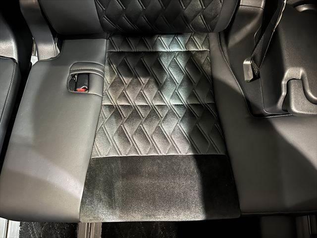 アルファード ２．５Ｓ　Ｃパッケージ　サンルーフ　１０インチメモリーナビ　禁煙車　レーダークルーズコントロール　両側パワースライドドア　電動リアゲート　フルセグＴＶ　バックカメラ　ＬＥＤヘッドライト　ハーフレザーシート　衝突軽減ブレーキ（70枚目）