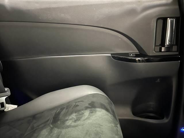 エスティマハイブリッド アエラス　プレミアム－Ｇ　純正１０インチナビ　両側パワースライドドア　モデリスタエアロ　フリップダウンモニター　ＥＴＣ２．０　衝突軽減ブレーキ　障害物センサー　シートヒーター　ハーフレザーシート　パワーシート　パワーバックドア（65枚目）