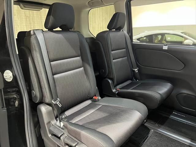 セレナ ｅ－パワー　ハイウェイスターＶ　純正９インチナビ　プロパイロット　全方位カメラ　両側パワースライドドア　リヤフリップダウンモニター　シートヒーター　ＬＥＤヘッドライト　禁煙車　ＥＴＣ　ドラレコ　パーキングアシスト　障害物センサー（9枚目）