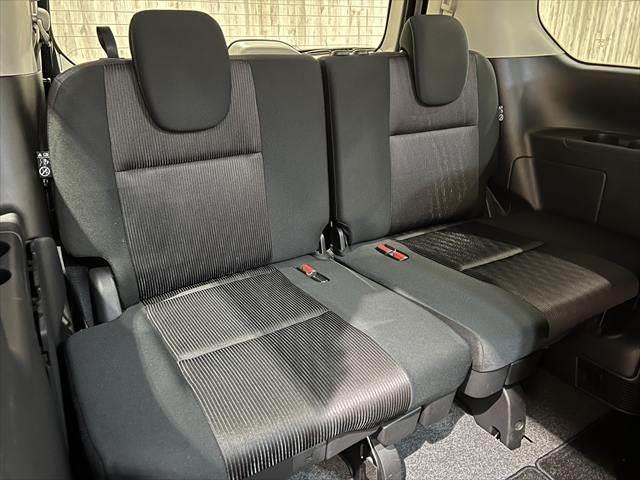 セレナ ｅ－パワー　ハイウェイスターＶ　純正９インチナビ　プロパイロット　全方位カメラ　両側パワースライドドア　リヤフリップダウンモニター　シートヒーター　ＬＥＤヘッドライト　禁煙車　ＥＴＣ　ドラレコ　パーキングアシスト　障害物センサー（10枚目）