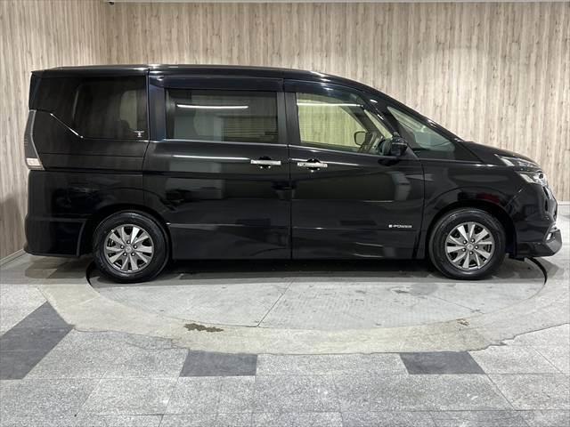 セレナ ｅ－パワー　ハイウェイスターＶ　純正９インチナビ　プロパイロット　全方位カメラ　両側パワースライドドア　リヤフリップダウンモニター　シートヒーター　ＬＥＤヘッドライト　禁煙車　ＥＴＣ　ドラレコ　パーキングアシスト　障害物センサー（18枚目）