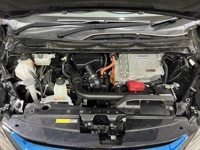 セレナ ｅ－パワー　ハイウェイスターＶ　純正９インチナビ　プロパイロット　全方位カメラ　両側パワースライドドア　リヤフリップダウンモニター　シートヒーター　ＬＥＤヘッドライト　禁煙車　ＥＴＣ　ドラレコ　パーキングアシスト　障害物センサー（34枚目）