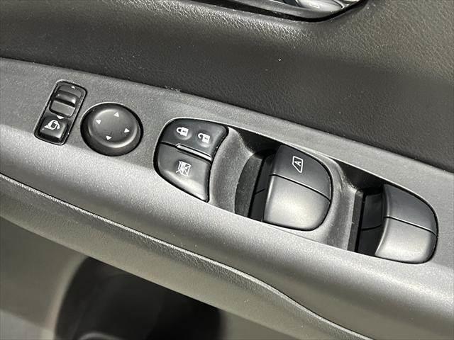 セレナ ｅ－パワー　ハイウェイスターＶ　純正９インチナビ　プロパイロット　全方位カメラ　両側パワースライドドア　リヤフリップダウンモニター　シートヒーター　ＬＥＤヘッドライト　禁煙車　ＥＴＣ　ドラレコ　パーキングアシスト　障害物センサー（45枚目）