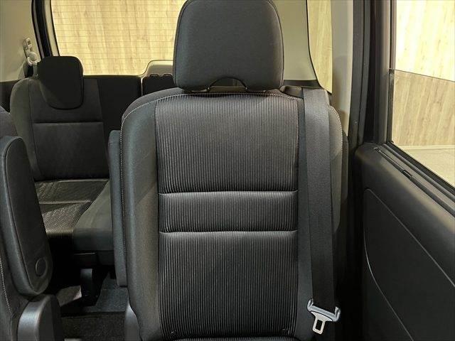 セレナ ｅ－パワー　ハイウェイスターＶ　純正９インチナビ　プロパイロット　全方位カメラ　両側パワースライドドア　リヤフリップダウンモニター　シートヒーター　ＬＥＤヘッドライト　禁煙車　ＥＴＣ　ドラレコ　パーキングアシスト　障害物センサー（67枚目）