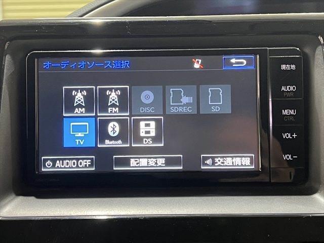 ヴォクシー ZS 煌 セーフティセンス 禁煙車 純正SDナビ フリップダウンモニター フルセグTV 衝突軽減ブレーキ バックカメラ Bluetooth LEDヘッドライト スマートキー オートマチックハイビーム(6枚目)