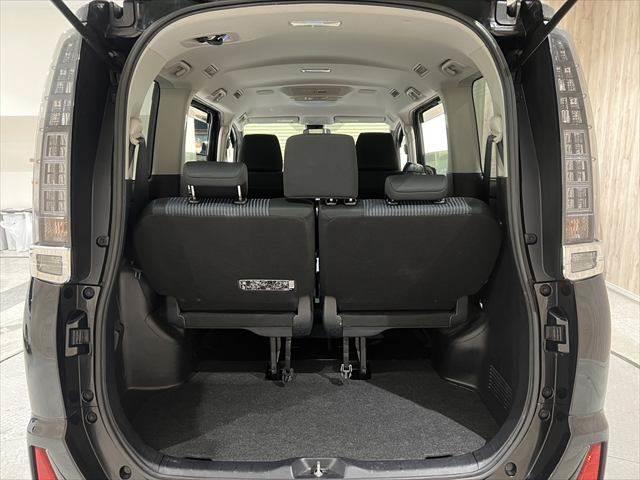 ヴォクシー ZS 煌 セーフティセンス 禁煙車 純正SDナビ フリップダウンモニター フルセグTV 衝突軽減ブレーキ バックカメラ Bluetooth LEDヘッドライト スマートキー オートマチックハイビーム(12枚目)