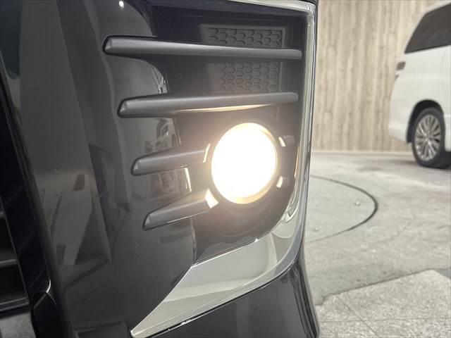 ヴォクシー ZS 煌 セーフティセンス 禁煙車 純正SDナビ フリップダウンモニター フルセグTV 衝突軽減ブレーキ バックカメラ Bluetooth LEDヘッドライト スマートキー オートマチックハイビーム(15枚目)