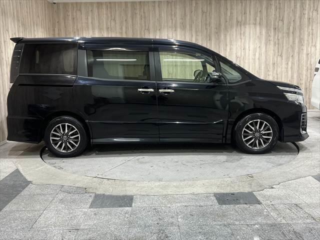 ヴォクシー ZS 煌 セーフティセンス 禁煙車 純正SDナビ フリップダウンモニター フルセグTV 衝突軽減ブレーキ バックカメラ Bluetooth LEDヘッドライト スマートキー オートマチックハイビーム(18枚目)