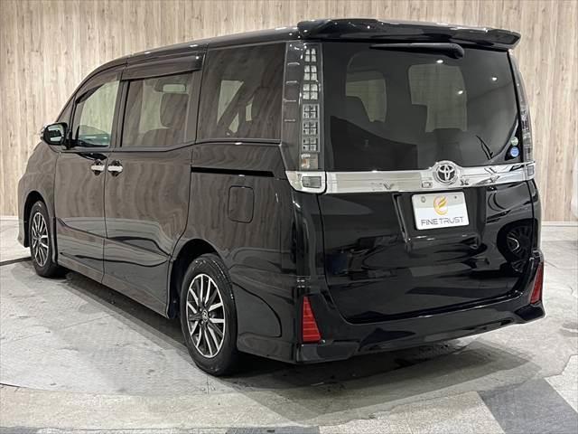 ヴォクシー ZS 煌 セーフティセンス 禁煙車 純正SDナビ フリップダウンモニター フルセグTV 衝突軽減ブレーキ バックカメラ Bluetooth LEDヘッドライト スマートキー オートマチックハイビーム(21枚目)