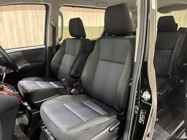 ヴォクシー ZS 煌 セーフティセンス 禁煙車 純正SDナビ フリップダウンモニター フルセグTV 衝突軽減ブレーキ バックカメラ Bluetooth LEDヘッドライト スマートキー オートマチックハイビーム(36枚目)