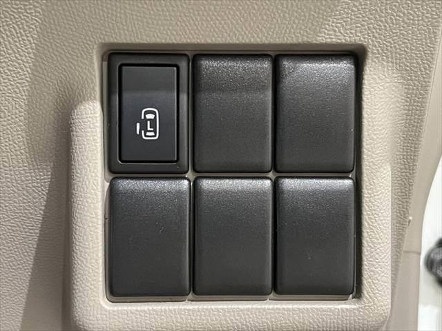 パレット リミテッド ユーザー買取車 メモリーナビ パワースライドドア 電動格納ミラー ベンチシート ETC CD再生 HIDヘッドライト プッシュスタート スマートキー 13インチアルミホイール(6枚目)