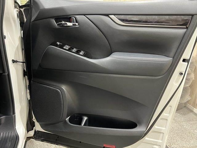 ヴェルファイア ２．５Ｚ　Ａエディション　レーダークルーズコントロール　トヨタセーフティセンス　アルパイン９インチナビ　両側パワースライドドア　禁煙車　バックカメラ　フルセグＴＶ　Ｂｌｕｅｔｏｏｔｈ　ＬＥＤヘッドライト　コーナーセンサー（51枚目）