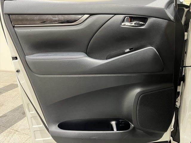 ヴェルファイア ２．５Ｚ　Ａエディション　レーダークルーズコントロール　トヨタセーフティセンス　アルパイン９インチナビ　両側パワースライドドア　禁煙車　バックカメラ　フルセグＴＶ　Ｂｌｕｅｔｏｏｔｈ　ＬＥＤヘッドライト　コーナーセンサー（59枚目）