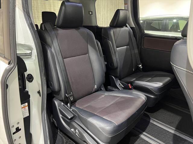 ☆運転席側２列目