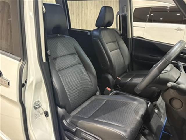 セレナ ｅ－パワー　ハイウェイスターＶ　プロパイロット　純正９インチナビ　禁煙車（8枚目）