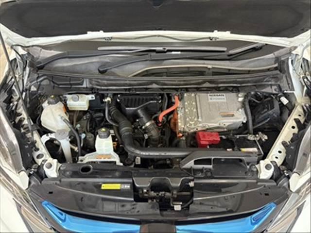 セレナ ｅ－パワー　ハイウェイスターＶ　プロパイロット　純正９インチナビ　禁煙車（29枚目）