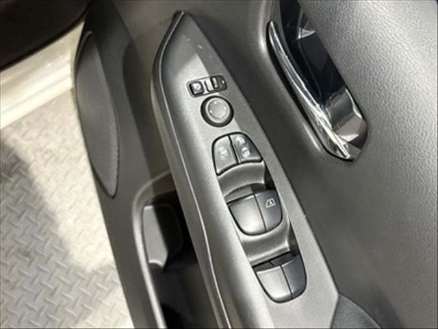 セレナ ｅ－パワー　ハイウェイスターＶ　プロパイロット　純正９インチナビ　禁煙車（40枚目）