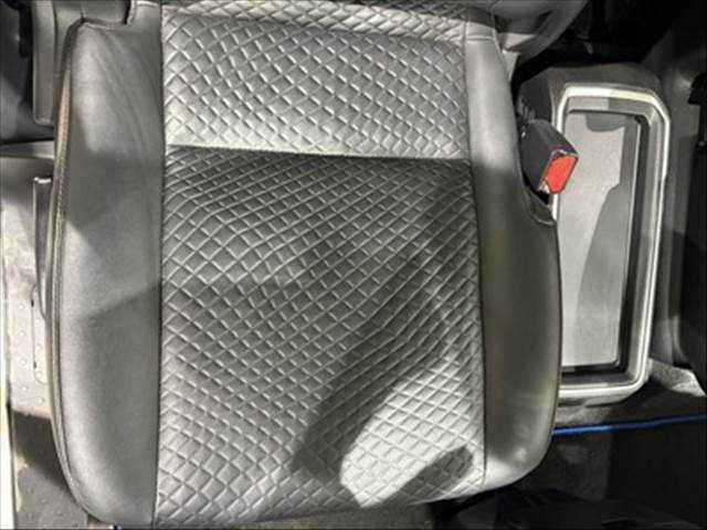 セレナ ｅ－パワー　ハイウェイスターＶ　プロパイロット　純正９インチナビ　禁煙車（51枚目）