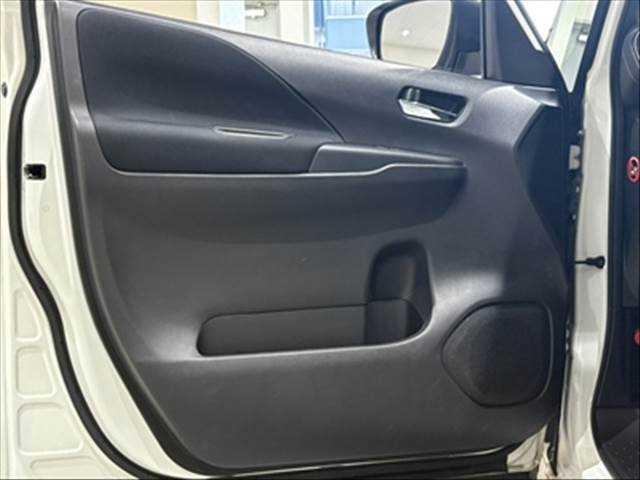 セレナ ｅ－パワー　ハイウェイスターＶ　プロパイロット　純正９インチナビ　禁煙車（57枚目）