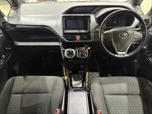 ヴォクシー V トヨタセーフティセンス 純正SDナビ 禁煙車(3枚目)