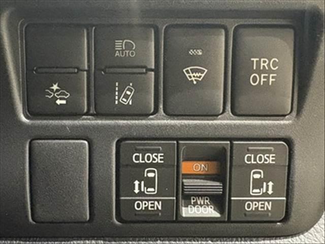 ヴォクシー V トヨタセーフティセンス 純正SDナビ 禁煙車(7枚目)