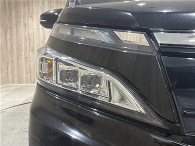 ヴォクシー V トヨタセーフティセンス 純正SDナビ 禁煙車(23枚目)