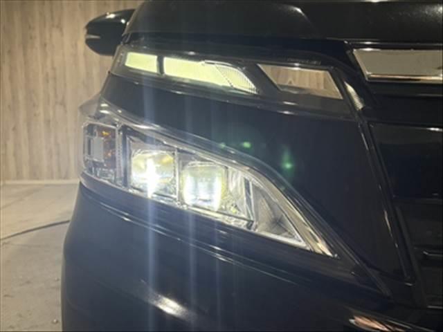 ヴォクシー V トヨタセーフティセンス 純正SDナビ 禁煙車(29枚目)