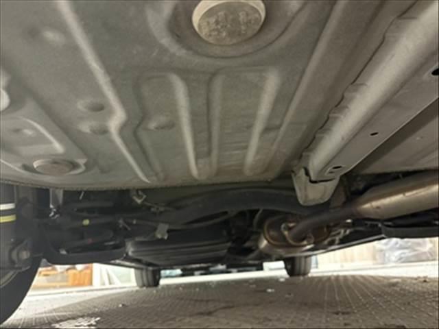 ヴォクシー V トヨタセーフティセンス 純正SDナビ 禁煙車(31枚目)