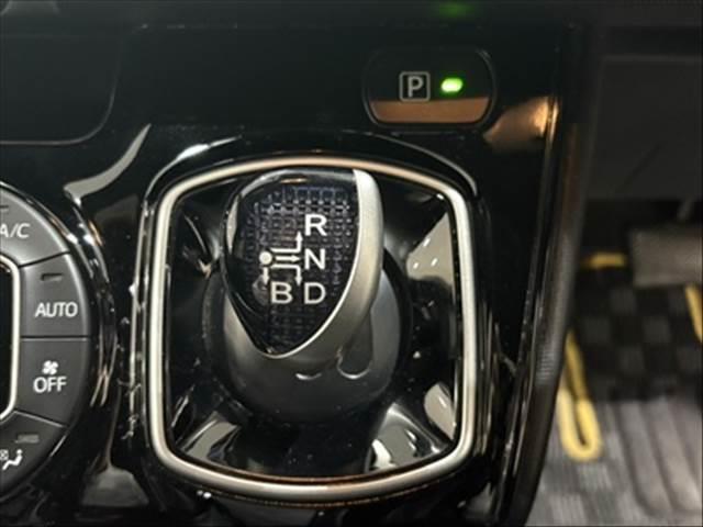 ヴォクシー V トヨタセーフティセンス 純正SDナビ 禁煙車(35枚目)