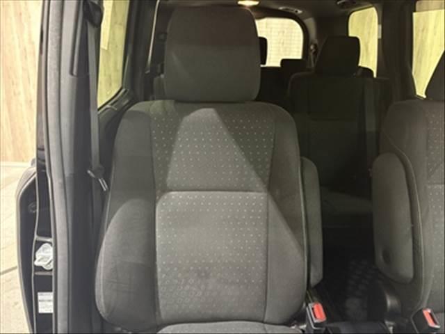 ヴォクシー V トヨタセーフティセンス 純正SDナビ 禁煙車(48枚目)