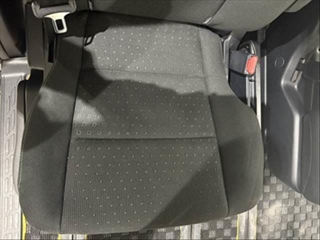 ヴォクシー V トヨタセーフティセンス 純正SDナビ 禁煙車(52枚目)