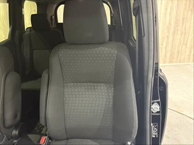 ヴォクシー V トヨタセーフティセンス 純正SDナビ 禁煙車(56枚目)