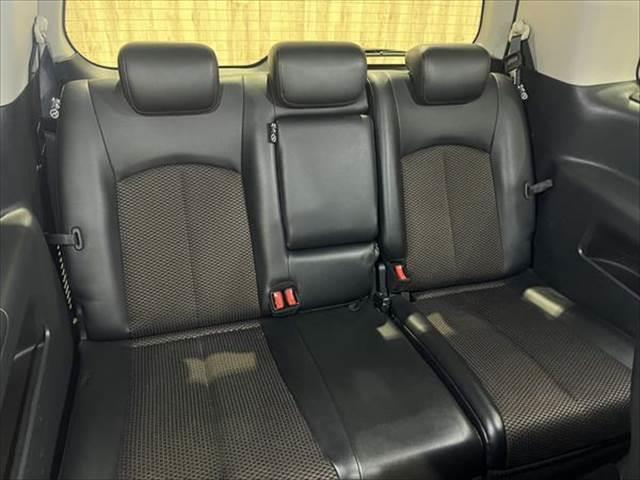 エルグランド 250ハイウェイスター メーカーナビ アラウンドビューモニター フルセグTV 禁煙車 HIDヘッドライト 両側パワースライドドア シートヒーター Bluetooth ETC クリアランスソナー 1500W給電 純正18インチ(10枚目)