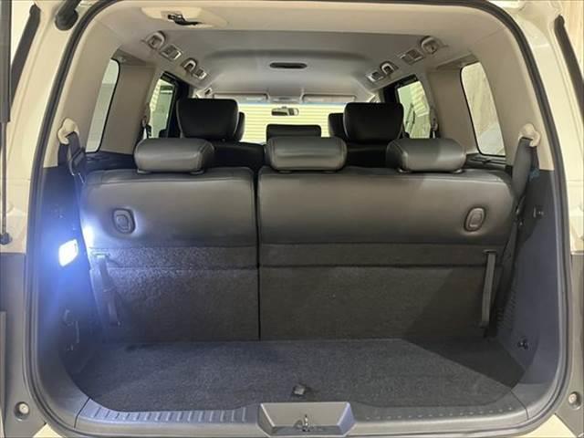 エルグランド 250ハイウェイスター メーカーナビ アラウンドビューモニター フルセグTV 禁煙車 HIDヘッドライト 両側パワースライドドア シートヒーター Bluetooth ETC クリアランスソナー 1500W給電 純正18インチ(11枚目)