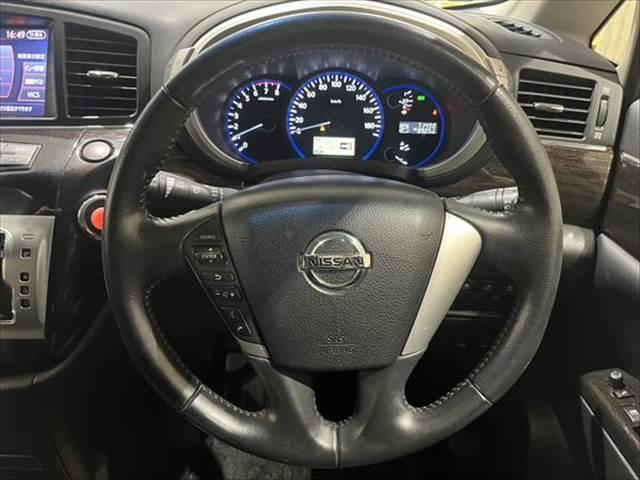 エルグランド 250ハイウェイスター メーカーナビ アラウンドビューモニター フルセグTV 禁煙車 HIDヘッドライト 両側パワースライドドア シートヒーター Bluetooth ETC クリアランスソナー 1500W給電 純正18インチ(12枚目)