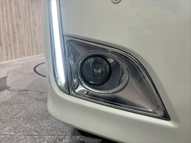 エルグランド 250ハイウェイスター メーカーナビ アラウンドビューモニター フルセグTV 禁煙車 HIDヘッドライト 両側パワースライドドア シートヒーター Bluetooth ETC クリアランスソナー 1500W給電 純正18インチ(25枚目)