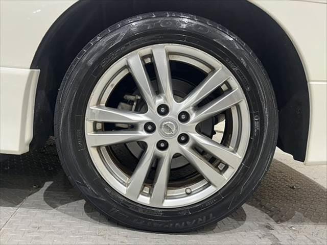 エルグランド 250ハイウェイスター メーカーナビ アラウンドビューモニター フルセグTV 禁煙車 HIDヘッドライト 両側パワースライドドア シートヒーター Bluetooth ETC クリアランスソナー 1500W給電 純正18インチ(29枚目)