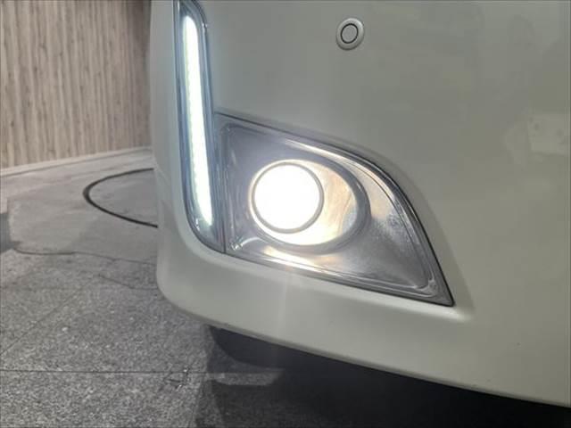 エルグランド 250ハイウェイスター メーカーナビ アラウンドビューモニター フルセグTV 禁煙車 HIDヘッドライト 両側パワースライドドア シートヒーター Bluetooth ETC クリアランスソナー 1500W給電 純正18インチ(33枚目)