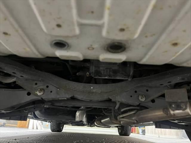 エルグランド 250ハイウェイスター メーカーナビ アラウンドビューモニター フルセグTV 禁煙車 HIDヘッドライト 両側パワースライドドア シートヒーター Bluetooth ETC クリアランスソナー 1500W給電 純正18インチ(35枚目)