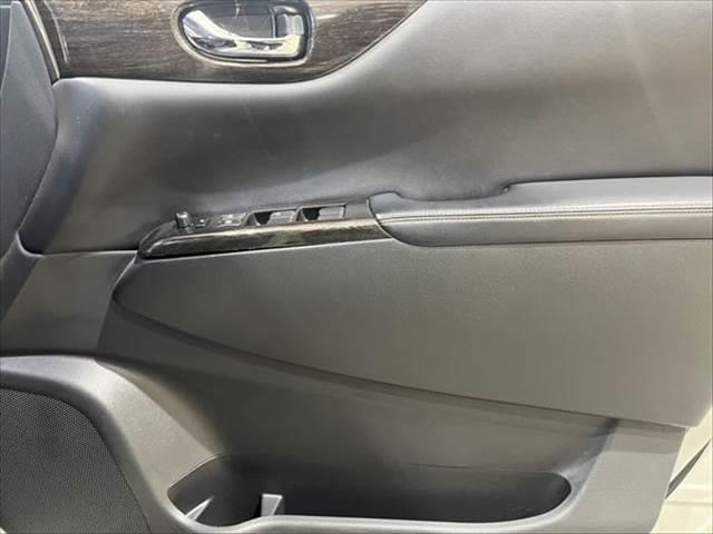 エルグランド 250ハイウェイスター メーカーナビ アラウンドビューモニター フルセグTV 禁煙車 HIDヘッドライト 両側パワースライドドア シートヒーター Bluetooth ETC クリアランスソナー 1500W給電 純正18インチ(53枚目)