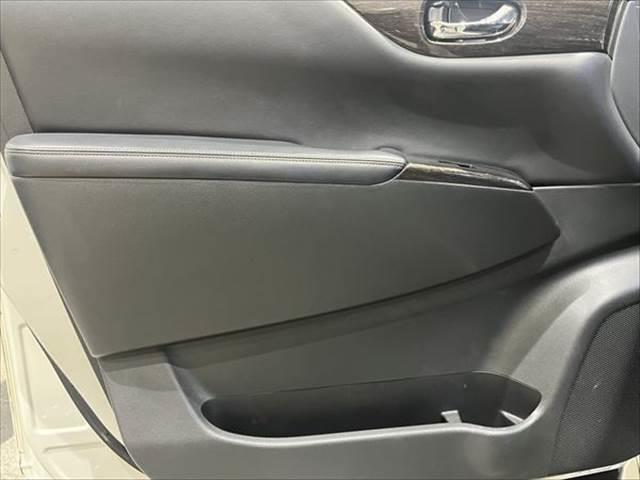 エルグランド 250ハイウェイスター メーカーナビ アラウンドビューモニター フルセグTV 禁煙車 HIDヘッドライト 両側パワースライドドア シートヒーター Bluetooth ETC クリアランスソナー 1500W給電 純正18インチ(61枚目)