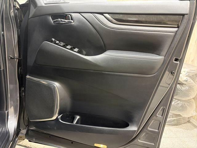 ヴェルファイア 2.5Z Gエディション サンルーフ モデリスタフルエアロ 純正10インチナビ フリップダウンモニター バックカメラ 禁煙車 フルセグTV パワーシート 電動リアゲート 両側パワースライドドア スマートキー(56枚目)