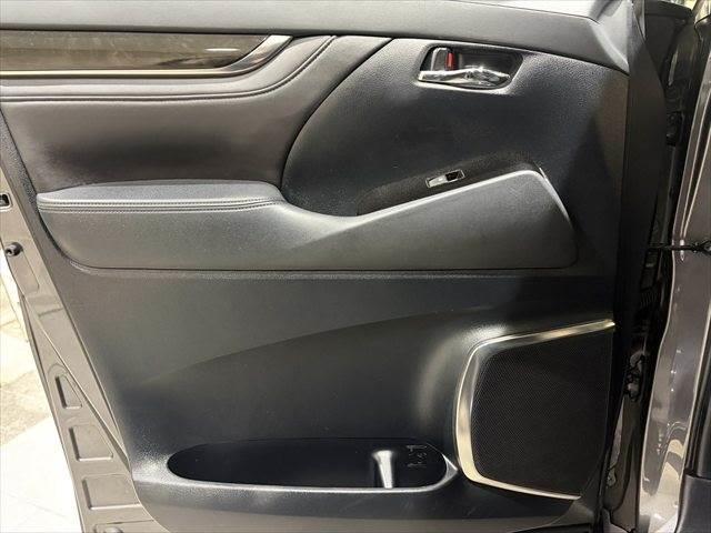 ヴェルファイア 2.5Z Gエディション サンルーフ モデリスタフルエアロ 純正10インチナビ フリップダウンモニター バックカメラ 禁煙車 フルセグTV パワーシート 電動リアゲート 両側パワースライドドア スマートキー(64枚目)