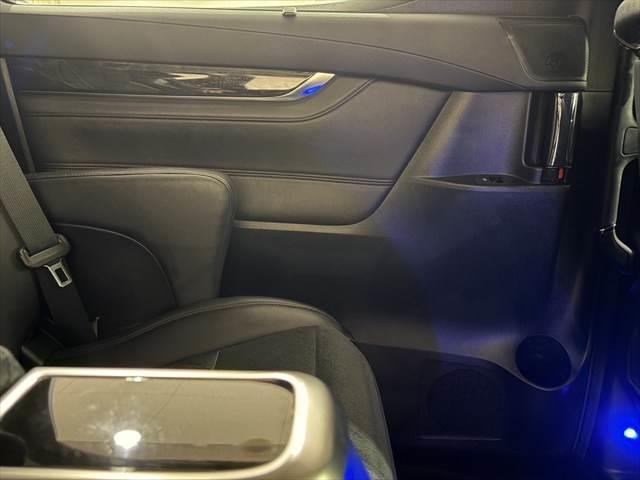 ヴェルファイア 2.5Z Gエディション サンルーフ モデリスタフルエアロ 純正10インチナビ フリップダウンモニター バックカメラ 禁煙車 フルセグTV パワーシート 電動リアゲート 両側パワースライドドア スマートキー(67枚目)